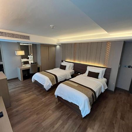 Arte Hotel - Sha Extra Plus Бангкок Экстерьер фото