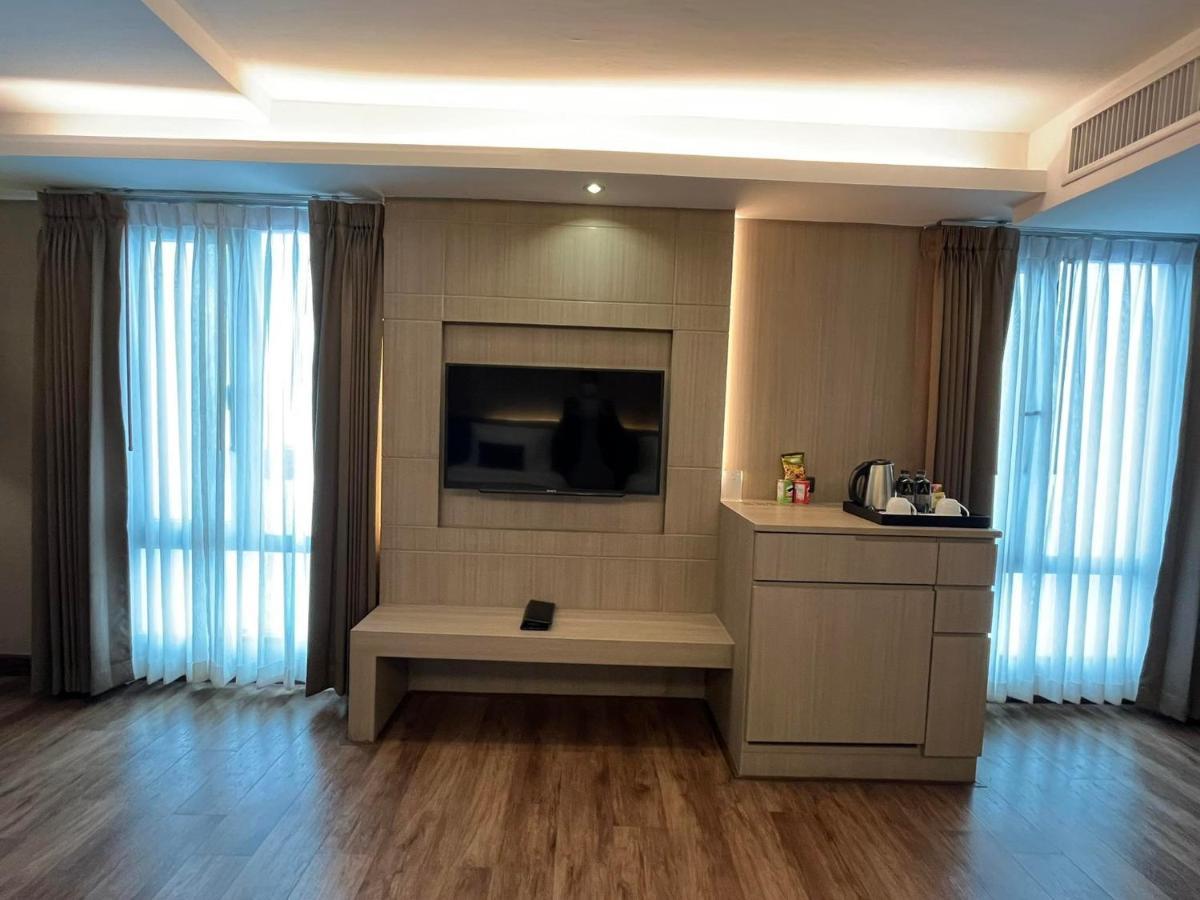 Arte Hotel - Sha Extra Plus Бангкок Экстерьер фото