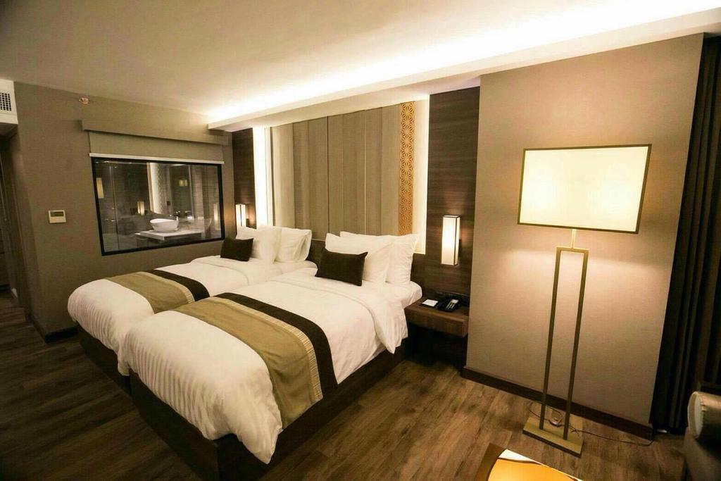 Arte Hotel - Sha Extra Plus Бангкок Экстерьер фото