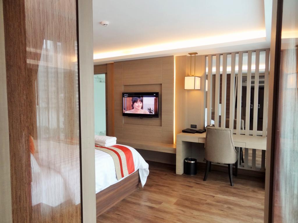Arte Hotel - Sha Extra Plus Бангкок Экстерьер фото