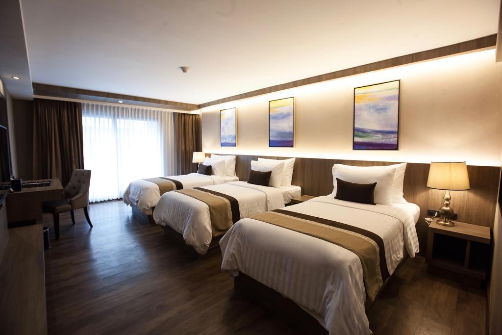 Arte Hotel - Sha Extra Plus Бангкок Экстерьер фото