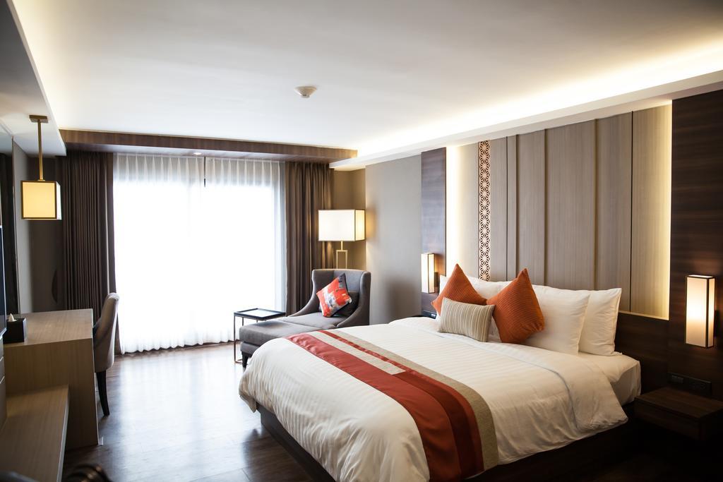 Arte Hotel - Sha Extra Plus Бангкок Экстерьер фото
