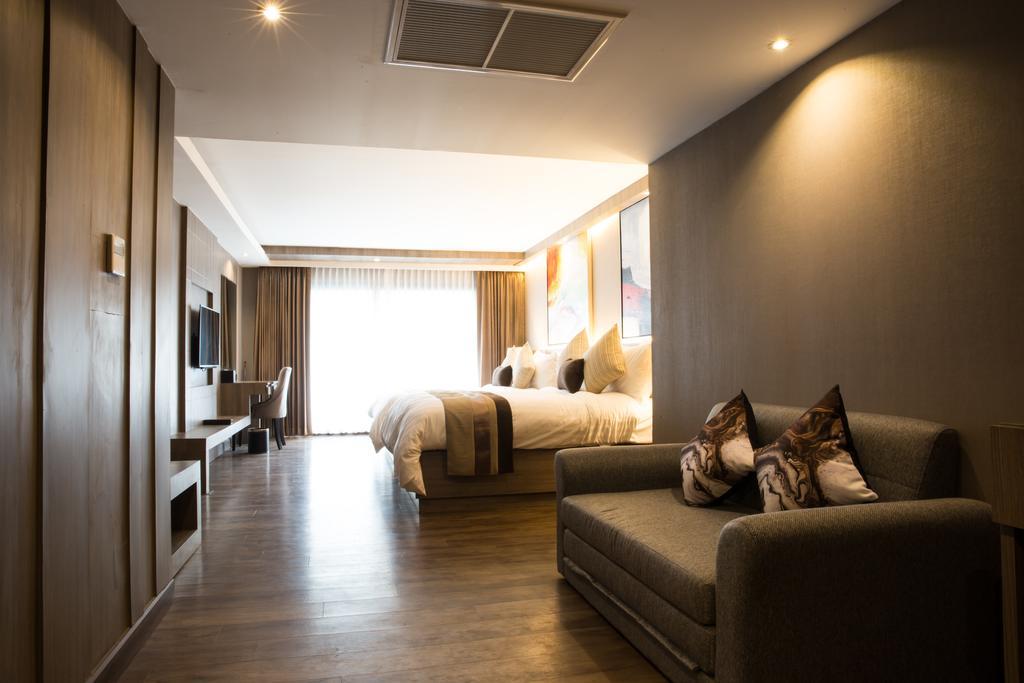 Arte Hotel - Sha Extra Plus Бангкок Экстерьер фото
