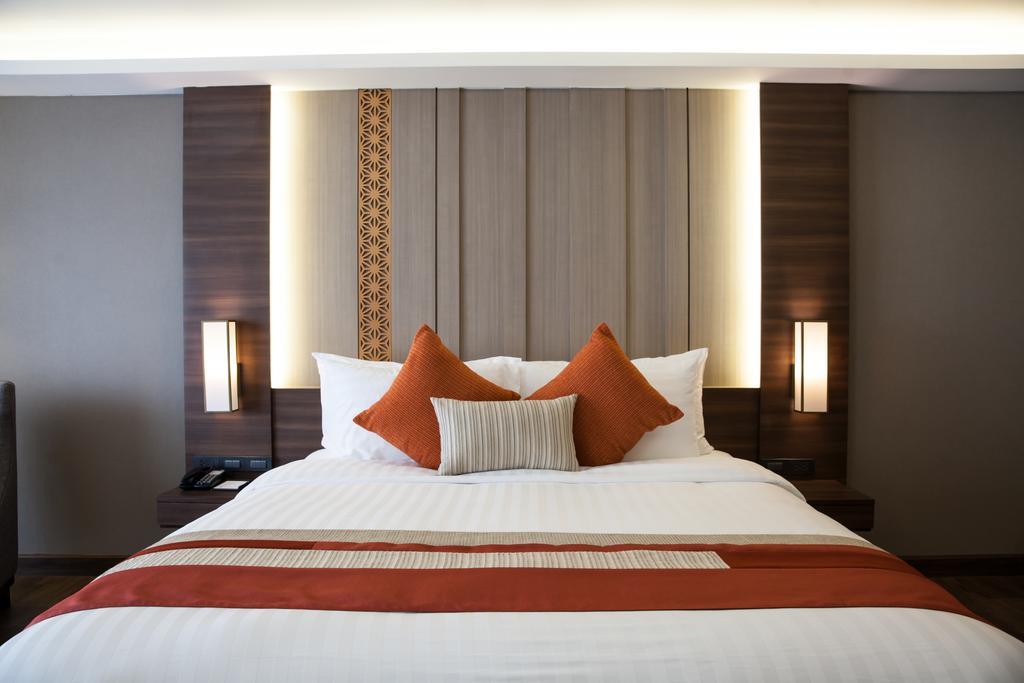 Arte Hotel - Sha Extra Plus Бангкок Экстерьер фото